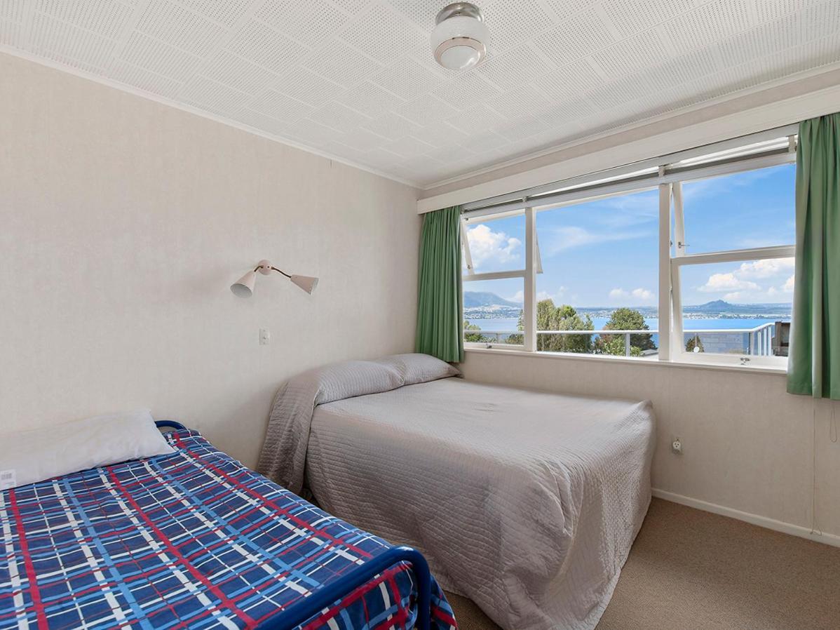 Lofty Lakeviews - Acacia Bay Holiday Home 타우포 호 외부 사진
