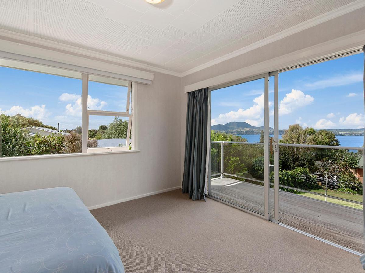 Lofty Lakeviews - Acacia Bay Holiday Home 타우포 호 외부 사진