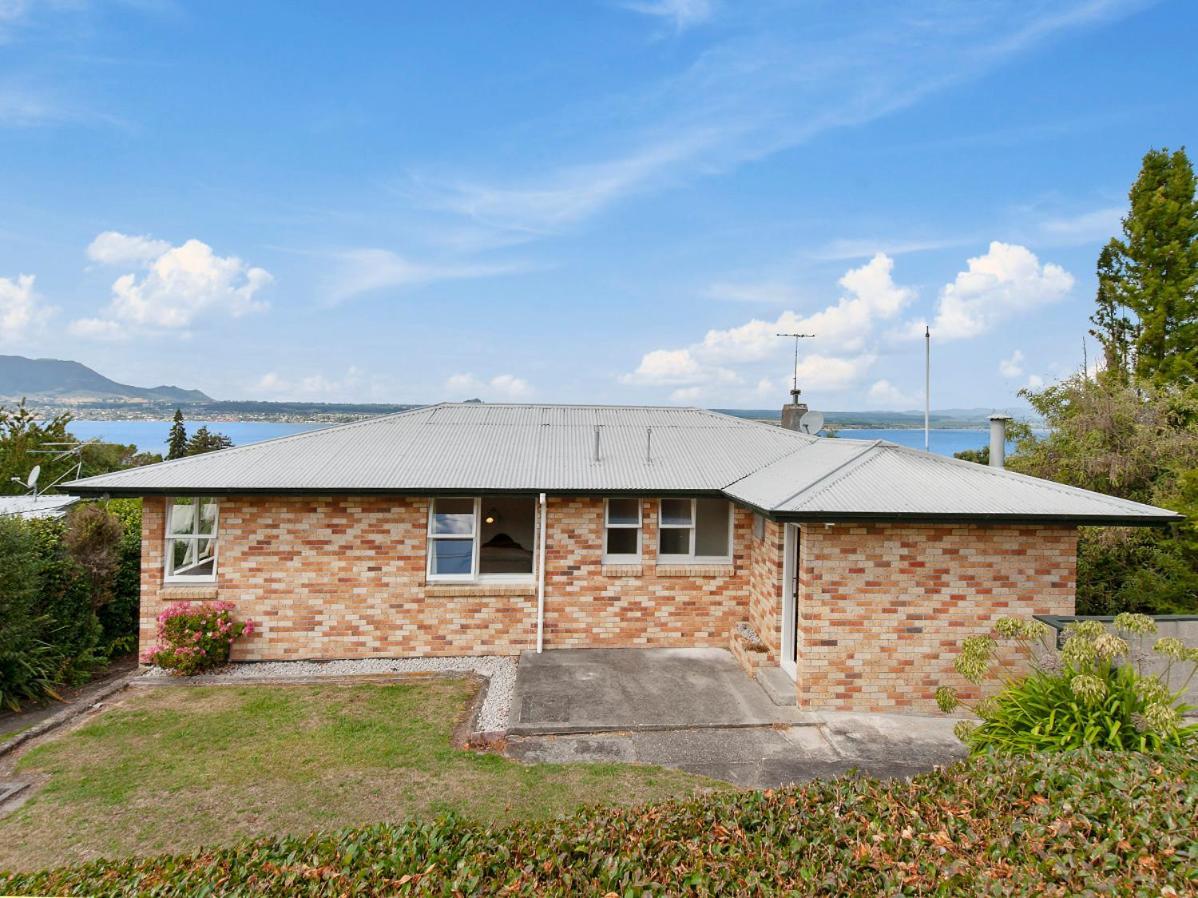 Lofty Lakeviews - Acacia Bay Holiday Home 타우포 호 외부 사진