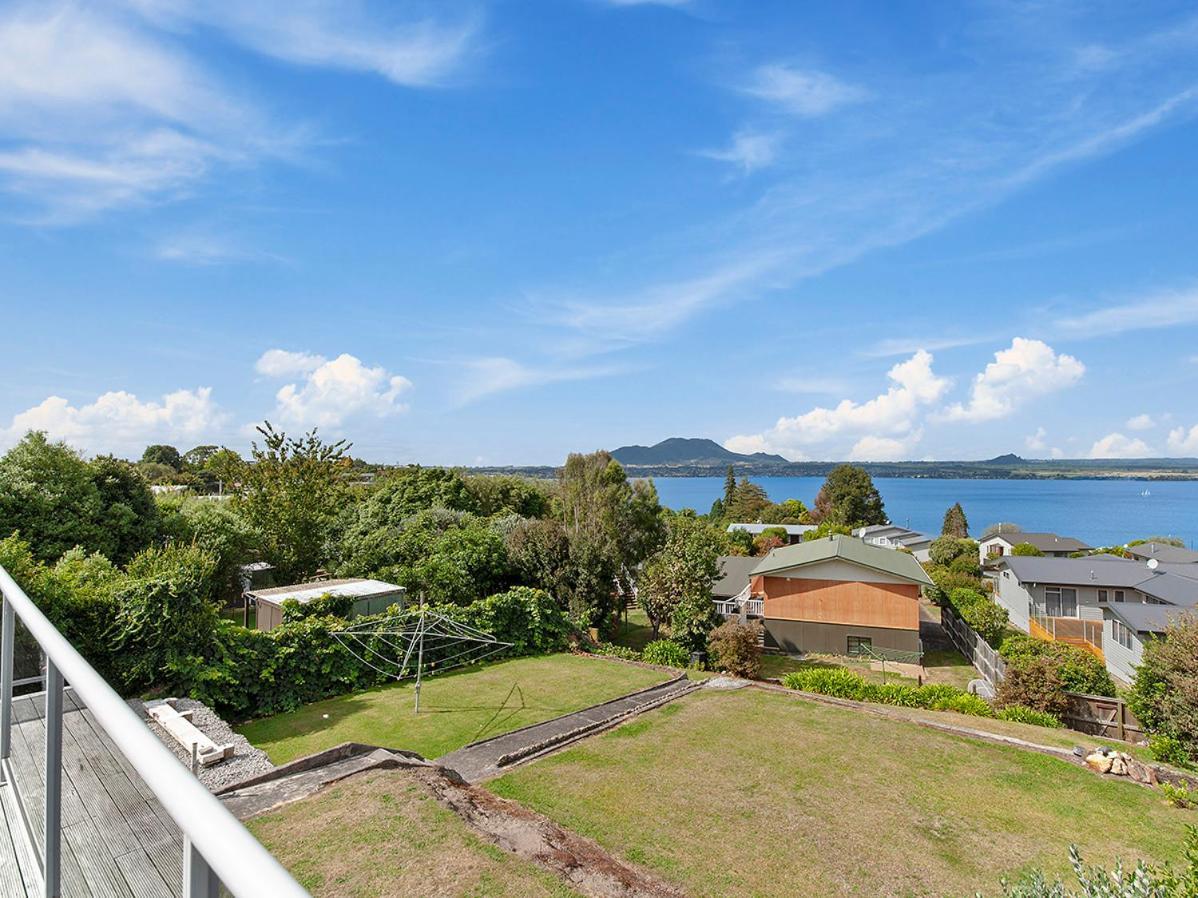 Lofty Lakeviews - Acacia Bay Holiday Home 타우포 호 외부 사진