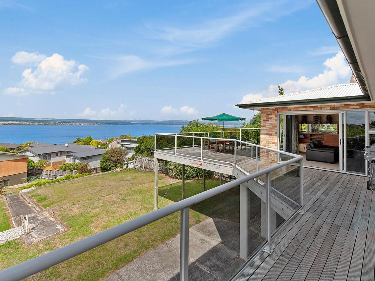 Lofty Lakeviews - Acacia Bay Holiday Home 타우포 호 외부 사진