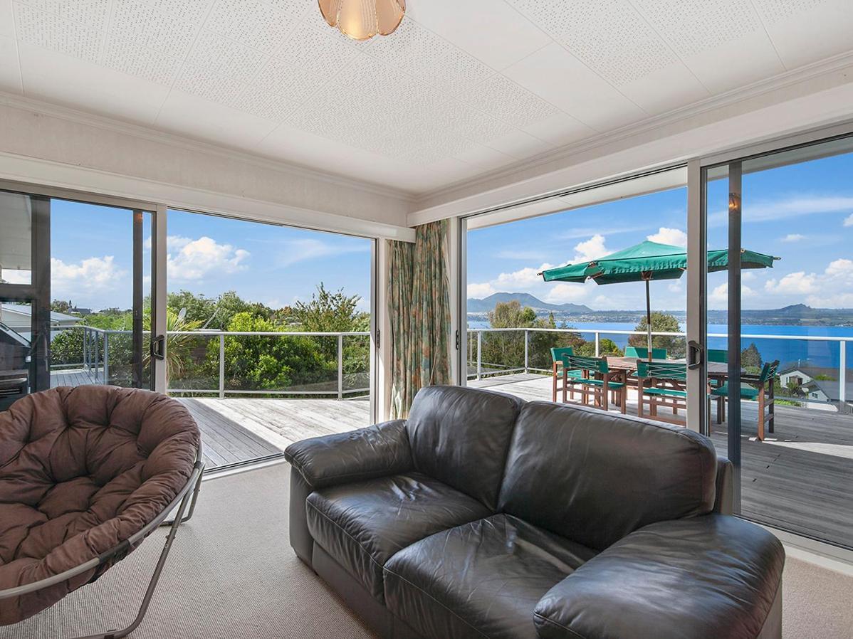 Lofty Lakeviews - Acacia Bay Holiday Home 타우포 호 외부 사진