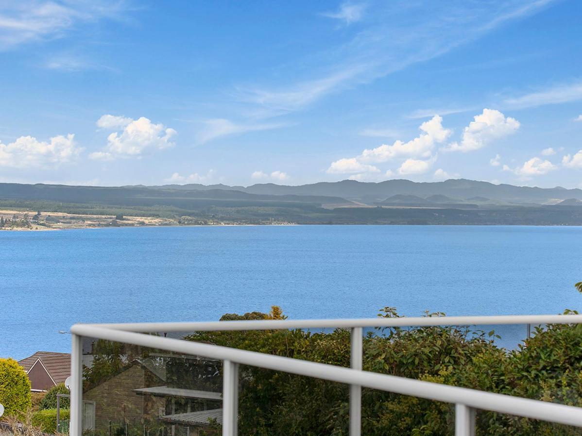 Lofty Lakeviews - Acacia Bay Holiday Home 타우포 호 외부 사진