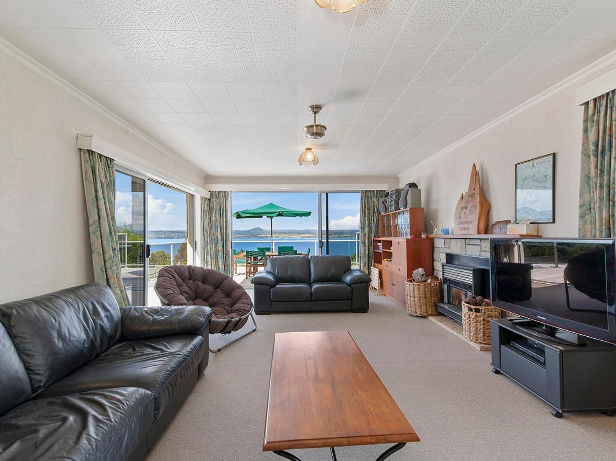 Lofty Lakeviews - Acacia Bay Holiday Home 타우포 호 외부 사진